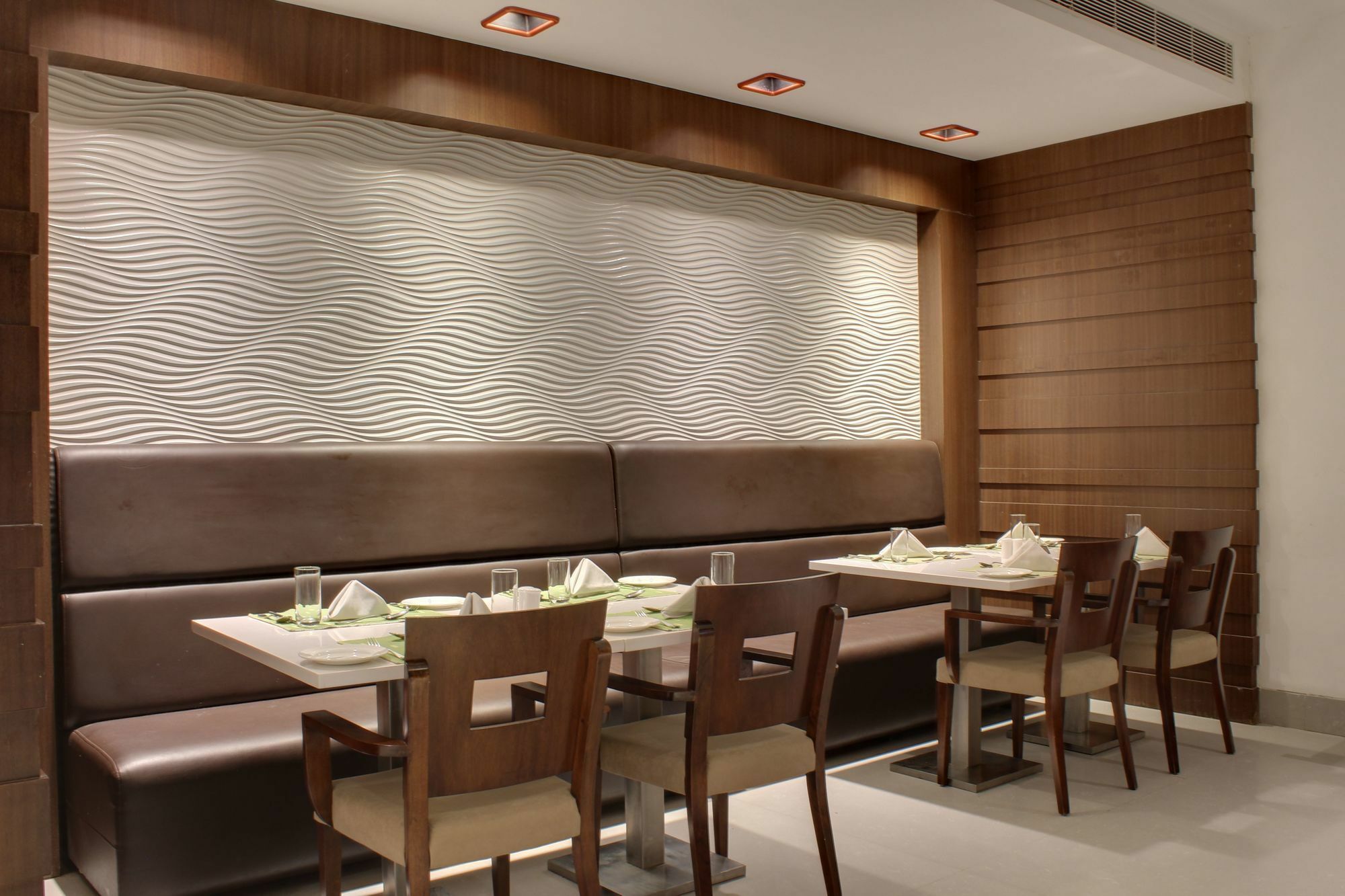 Vivanta Ahmedabad Sg Highway Exterior foto